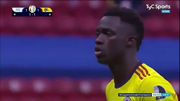 Argentino coge duro a colombiana en video porno hot